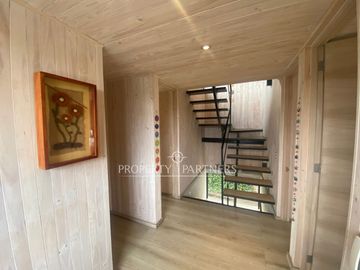 Amplia Casa Familiar de 3 Pisos – Amoblada