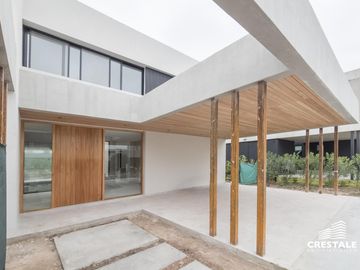 Venta / permuta - Casa 3 dormitorios y escritorio - Vida barrio cerrado, Funes.