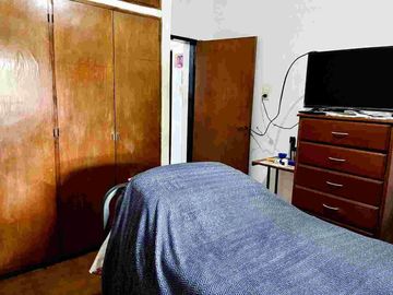 CASA EN VENTA 3 DORMITORIOS CON LOCAL COMERCIAL