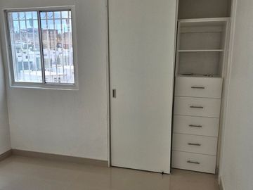 Casa 2 rec 1 estudio remodelada, en privada