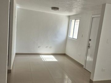 Casa 2 rec 1 estudio remodelada, en privada