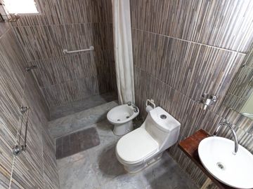 Casa 4 dorm c/ pileta quincho alquiler AMUEBLADA