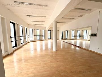 Local Comercial en Venta 300m2 3 Plantas en Esquina