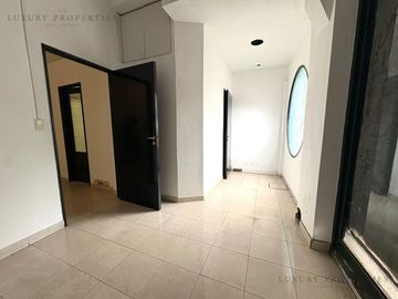 Local Comercial en Venta 300m2 3 Plantas en Esquina