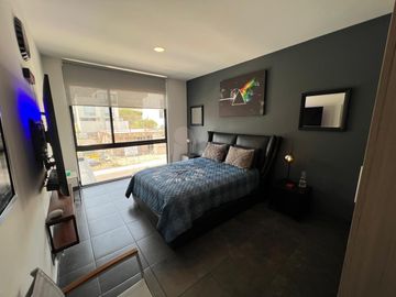 Aprovecha precio de oportunidad! Disfruta de su sótano con jardín y bar integrado y Roof Garden