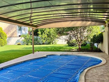 CASA EN RENTA JURICA CON ALBERCA EN PRIVADA