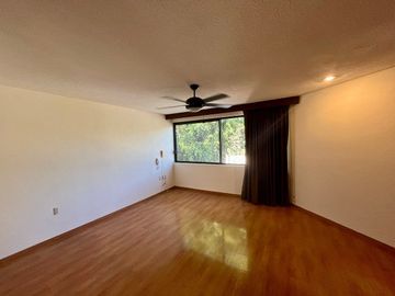 CASA EN RENTA JURICA CON ALBERCA EN PRIVADA