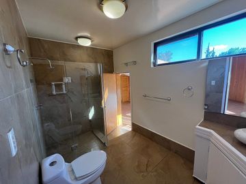 CASA EN RENTA JURICA CON ALBERCA EN PRIVADA