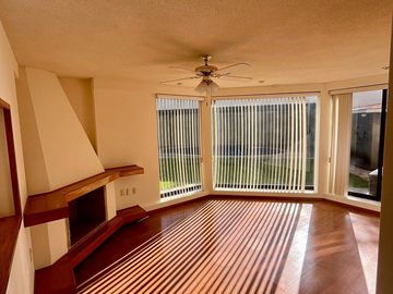 CASA EN RENTA JURICA CON ALBERCA EN PRIVADA