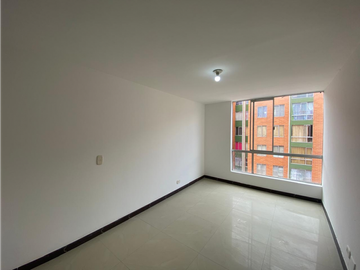 Apartamento remodelado de 3 habitaciones en Ciudad Verde