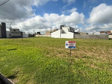 VENTA TERRENO EN BARRIO ESTE SOBRE AV. ARGENTINA