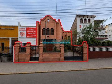 Casas como Terreno Venta AV. Goyeneche - AREQUIPA