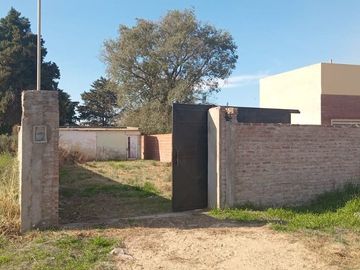 CASA A TERMINAR EN VENTA EN BARRIO CONQUISTADORES