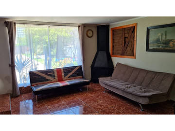Se arrienda casa en Villa Alemana (Solo uso empresarial)
