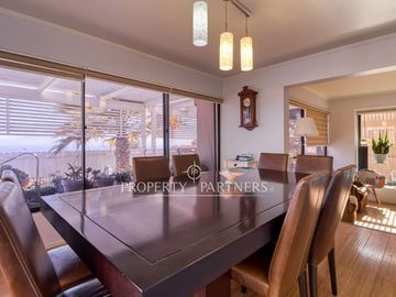 Venta casa con espectacular vista al mar y piscina - Jardines del Sur