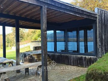 Lindo sitio con vista al lago Calafquen