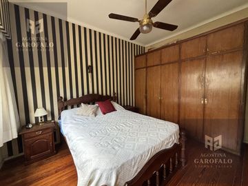 Venta Casa Lote Propio con patio y parrilla en Parque Chacabuco