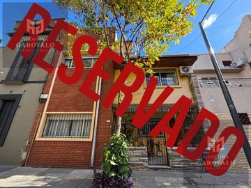 Venta Casa Lote Propio con patio y parrilla en Parque Chacabuco