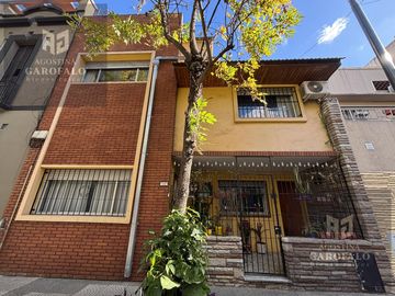 Venta Casa Lote Propio con patio y parrilla en Parque Chacabuco