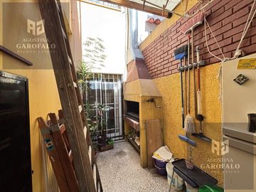 Venta Casa Lote Propio con patio y parrilla en Parque Chacabuco