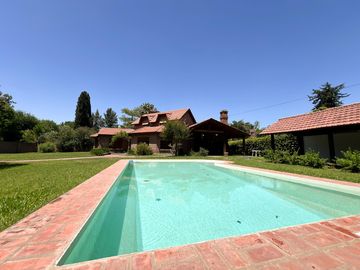 Venta Casa de dos dormitorios en Funes Barrio Los Trocos