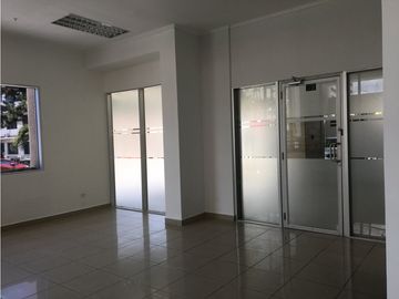 ALQUILO LOCAL EN PLANTA BAJA- CERCA DEL METRO