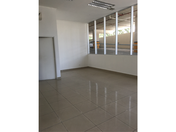 ALQUILO LOCAL EN PLANTA BAJA- CERCA DEL METRO