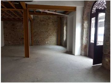 ALQUILO HERMOSO LOCAL COMERCIAL  EN  CASCO ANTIGUO  A NIVEL DE CALLE