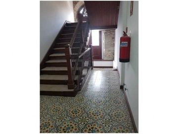ALQUILO HERMOSO LOCAL COMERCIAL  EN  CASCO ANTIGUO  A NIVEL DE CALLE