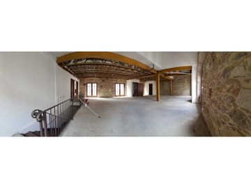 ALQUILO HERMOSO LOCAL COMERCIAL  EN  CASCO ANTIGUO  A NIVEL DE CALLE