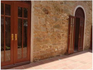 ALQUILO HERMOSO LOCAL COMERCIAL  EN  CASCO ANTIGUO  A NIVEL DE CALLE