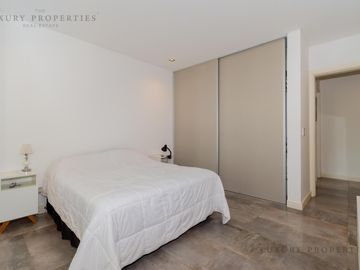 VENTA CASA 4 ambientes Pileta, cochera semicubierta y galería con parrilla  EN LA RESERVA CARDALES