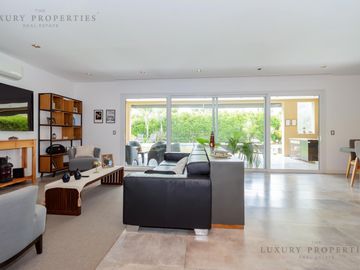 VENTA CASA 4 ambientes Pileta, cochera semicubierta y galería con parrilla  EN LA RESERVA CARDALES