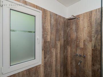 Venta Casa 4 ambientes con pileta, galería  y cochera semicubierta en La Reserva Cardales L51