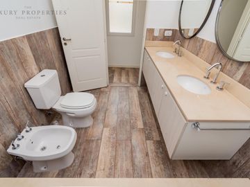 Venta Casa 4 ambientes con pileta, galería  y cochera semicubierta en La Reserva Cardales L51