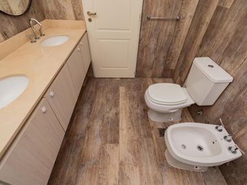 Venta Casa 4 ambientes con pileta, galería  y cochera semicubierta en La Reserva Cardales L51