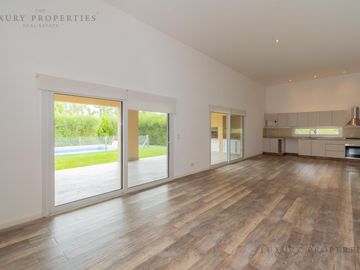 Venta Casa 4 ambientes con pileta, galería  y cochera semicubierta en La Reserva Cardales L51