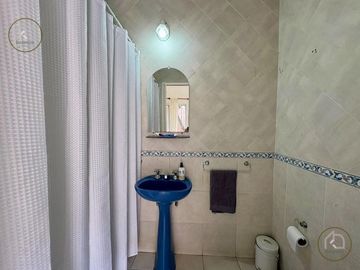 Casa de pasillo en venta 1 dormitorio Refinerias