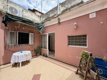 Casa de pasillo en venta 1 dormitorio Refinerias
