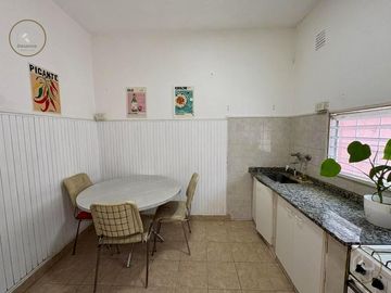 Casa de pasillo en venta 1 dormitorio Refinerias