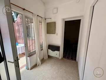 Casa de pasillo en venta 1 dormitorio Refinerias