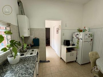 Casa de pasillo en venta 1 dormitorio Refinerias