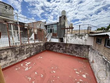 Casa de pasillo en venta 1 dormitorio Refinerias