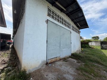 SE VENDE LOCAL COMERCIAL EN CHAME BEJUCO  240 M2