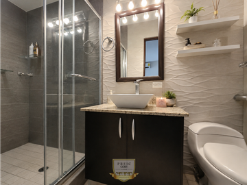 Apartamento Amueblado en Venta en Hato Pintado. PH Royal Point. SD
