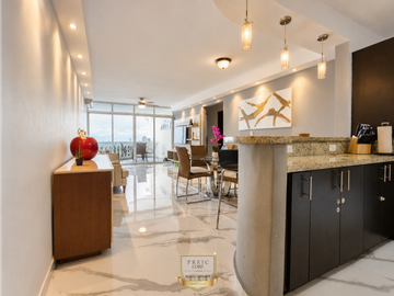 Apartamento Amueblado en Venta en Hato Pintado. PH Royal Point. SD