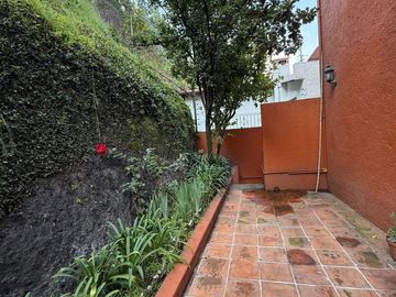 Casa en Venta y Renta en Bosques de las Lomas