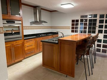 Casa en Venta y Renta en Bosques de las Lomas