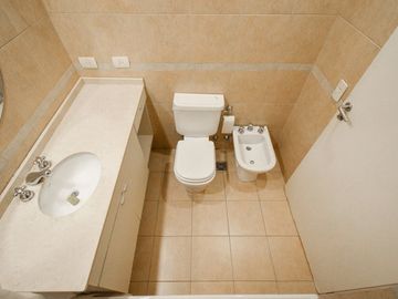 Alquiler Dto. 5 amb. con cochera Full Amenities