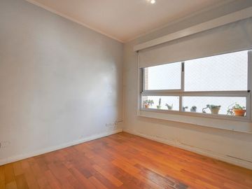 Alquiler Dto. 5 amb. con cochera Full Amenities